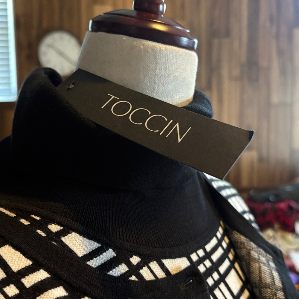 Toccin Elegant Black and White Checkered sweater dress with matching cardigan. - Picture 7 of 11